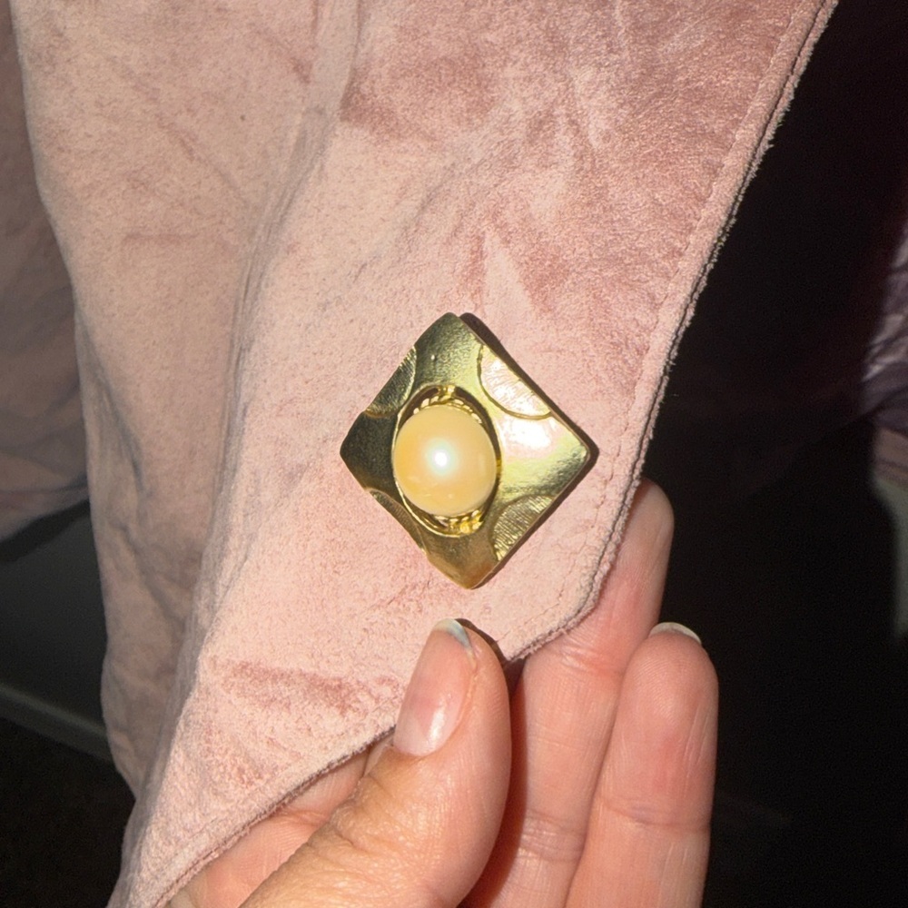 Vintage Dusty pink suede blazer by Danier - Picture 6 of 6